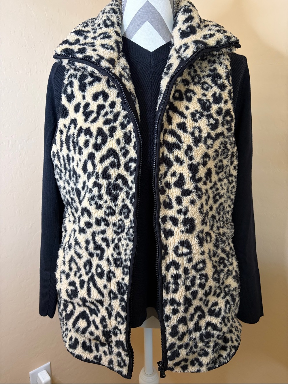 Animal Print Sherpa Zip-Front Vest - Black & Cream